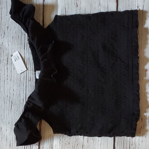 GAP Other - 🆕️ GAP GIRLS BLACK CROP TOP 🖤